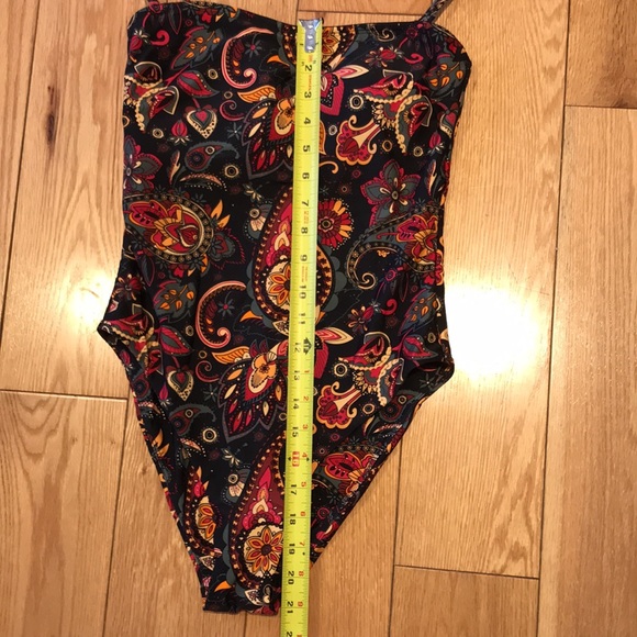 Byron Bay 1 piece swimsuit - Picture 3 of 7